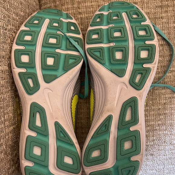 Nike Women Gray Turquoise Revolution 3 Running Shoe Sz 8.5 US 40 EUR - Picture 3 of 5
